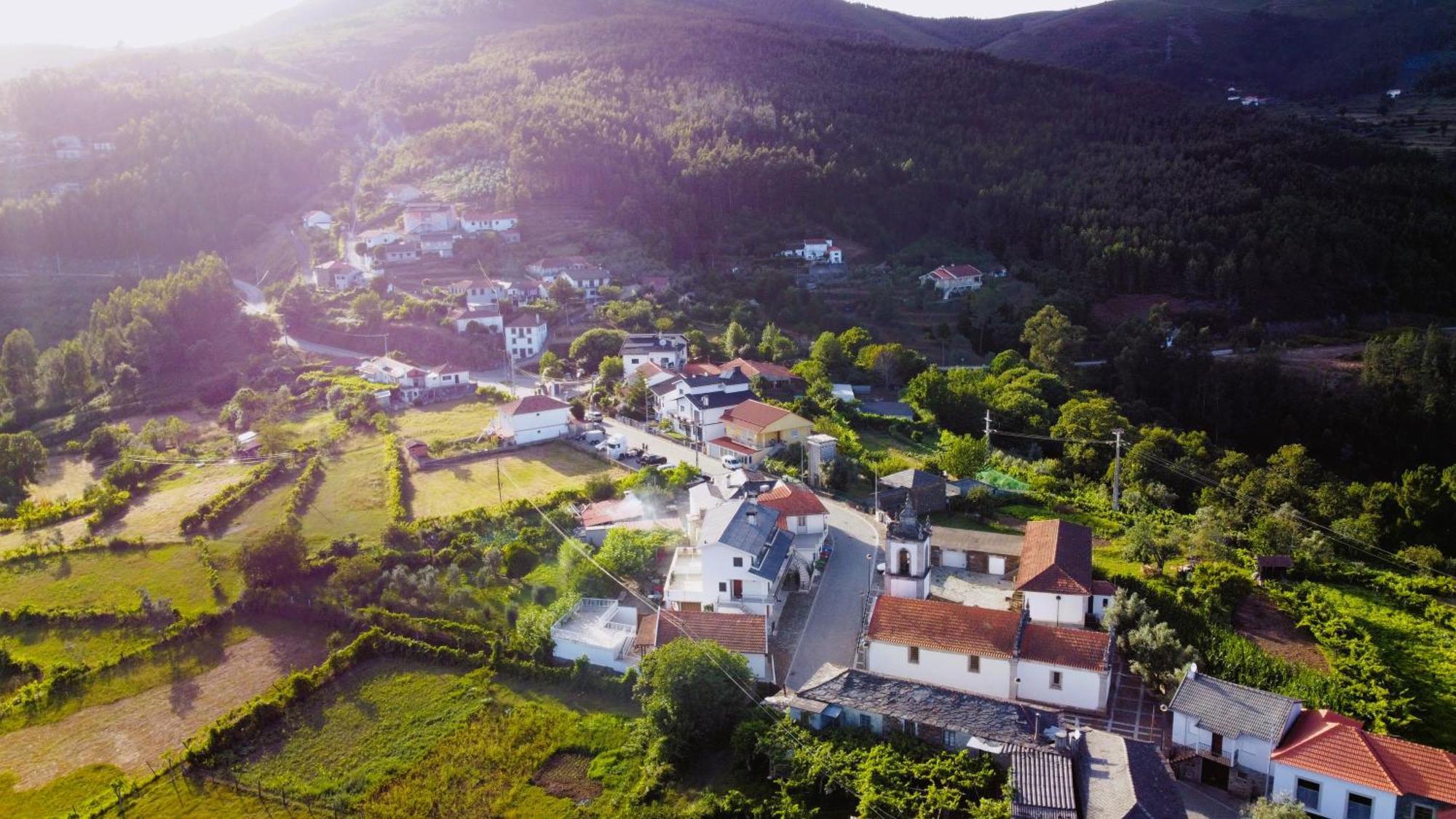Vila Nazare Bed & Breakfast Castro Daire Exterior photo